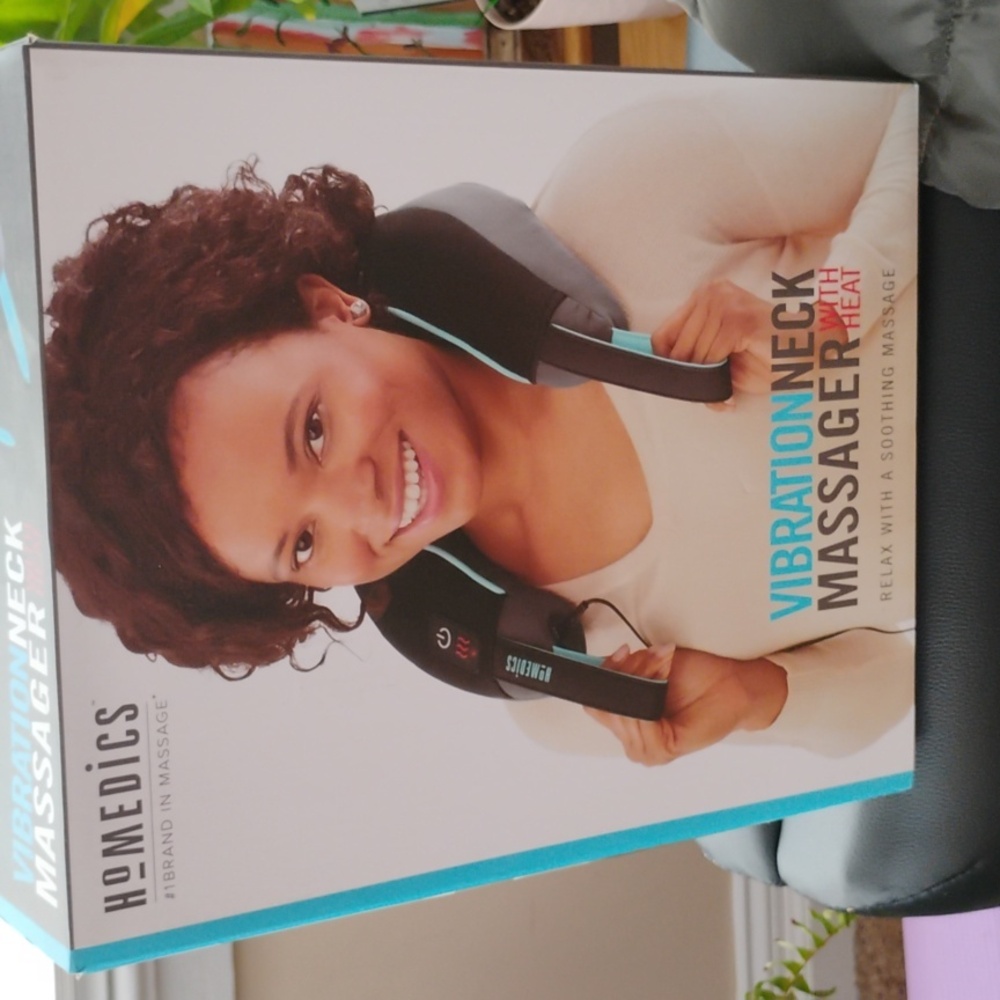 Vibrating neck message with heat